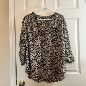 Torrid Size 2 (2X) Leopard 3/4 Sleeve Blouse